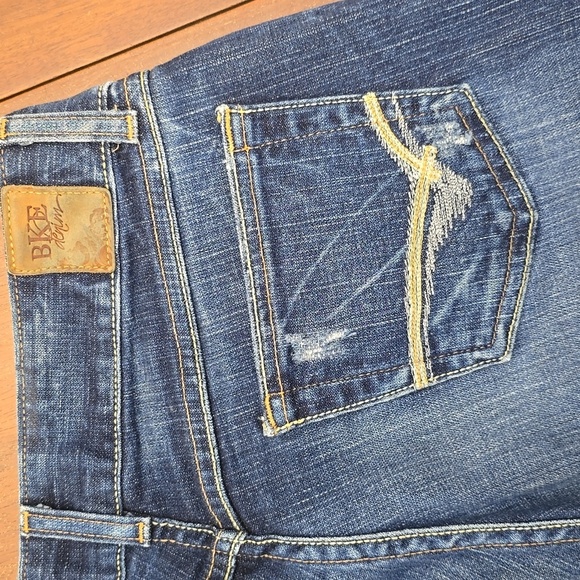 BKE Culture Women's 29 X 35.5 Blue Jeans with Distressed Pockets - Picture 2 of 7